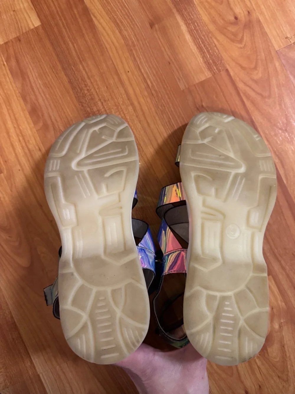 Wild Fable Kaya Gladiator Sandals Holographic - Picture 6 of 7